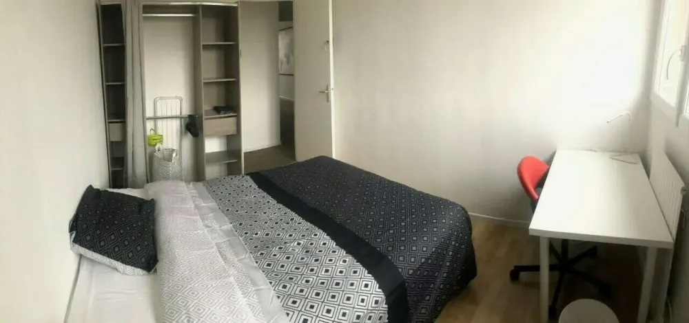 bordeaux-nord-chambre-coin-travail