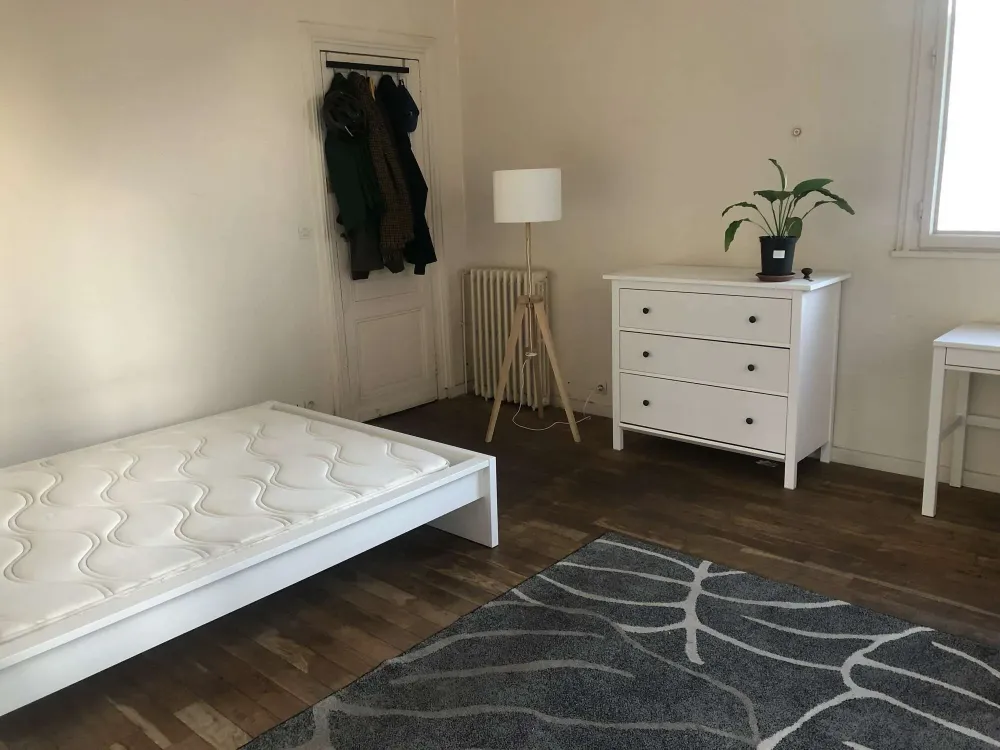 chambre-calme-coloc-bordeaux-centre.jpg