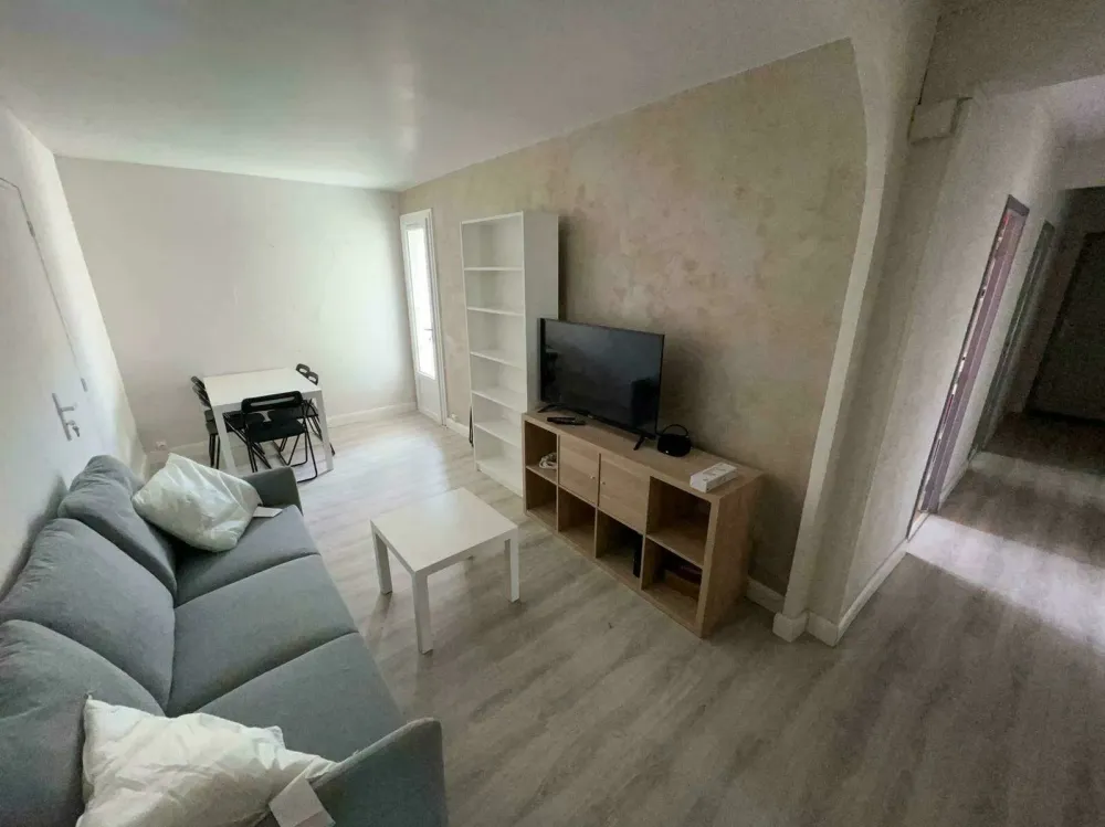 espace-salon-colocation-jeunes-bordeaux-sud.jpg
