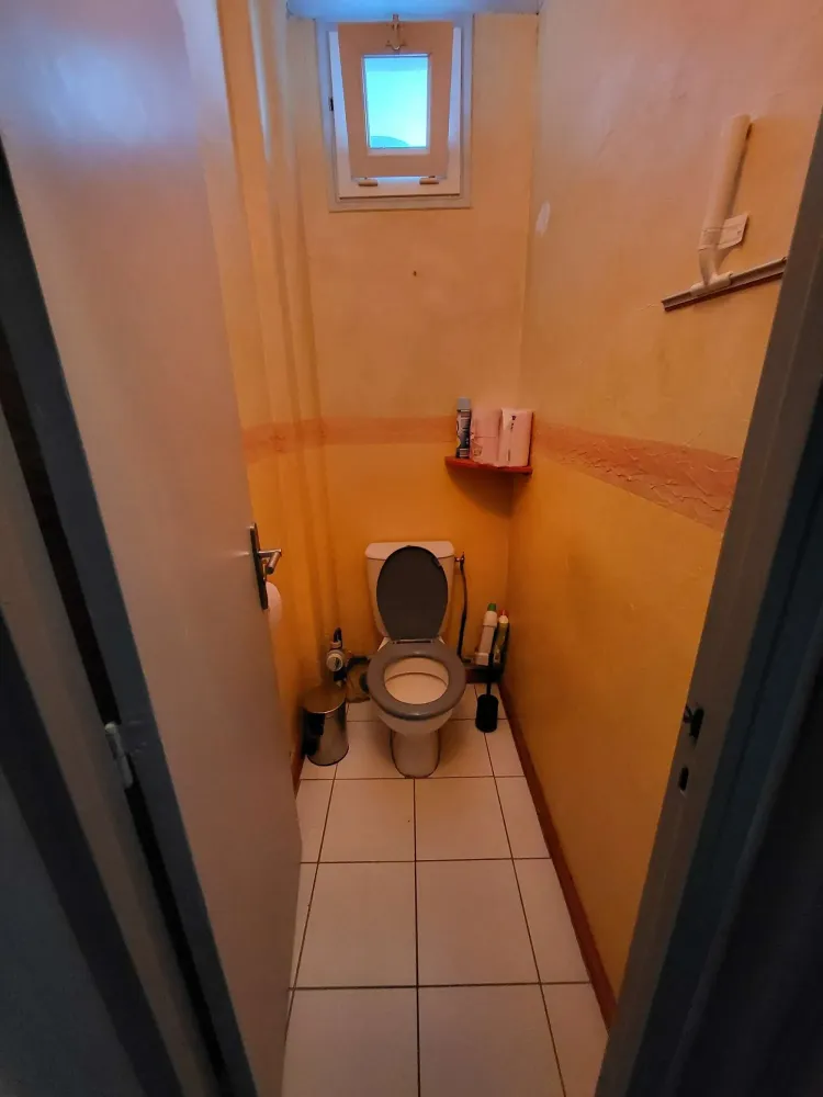 toilettes-independantes-coloc-bordeaux-sud.jpg