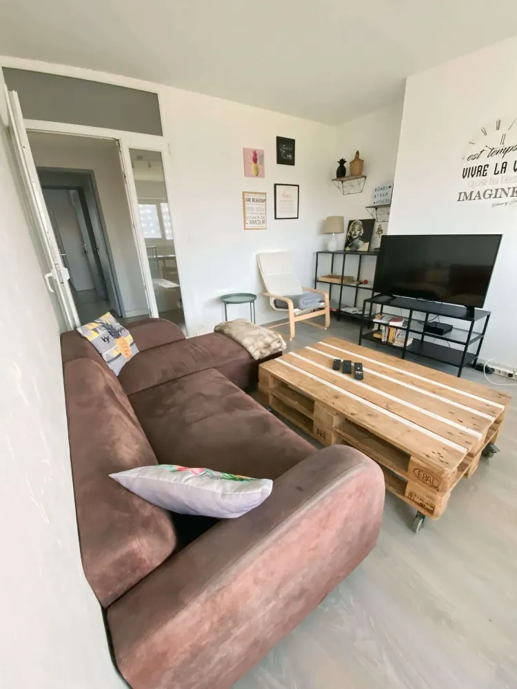 canape-et-espace-tv-bordeaux-sud-colocation.jpg