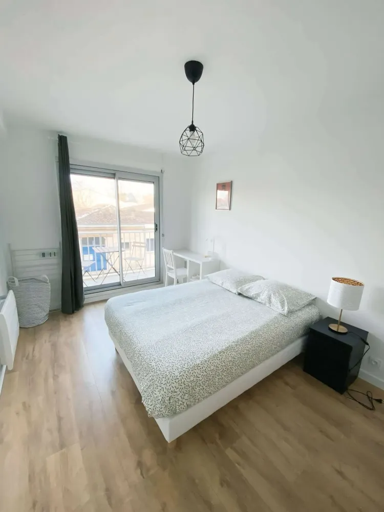 r1-chambre-colocation-claire-bordeaux-sud.jpg