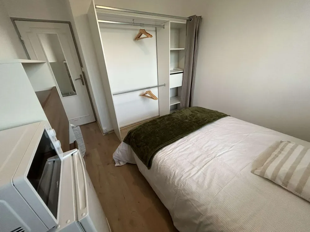 m1-chambre-principale-confortable-colocation-bordeaux-nord.jpg