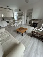 ec1-salon-canape-tv-colocation.jpg